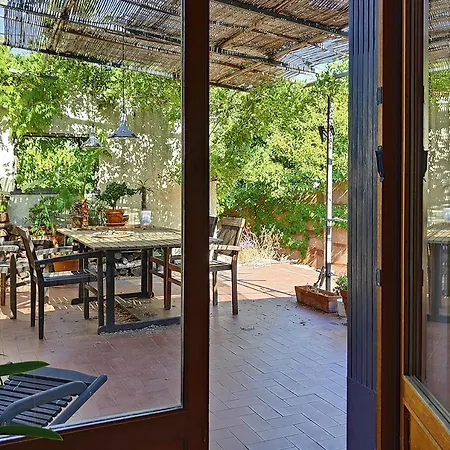 Dans La Maison De Sophie Pansiyon Nîmes