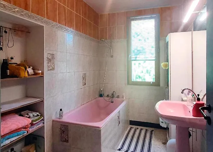 Privee Dans Maison En Garrigue Habitación en casa particular *